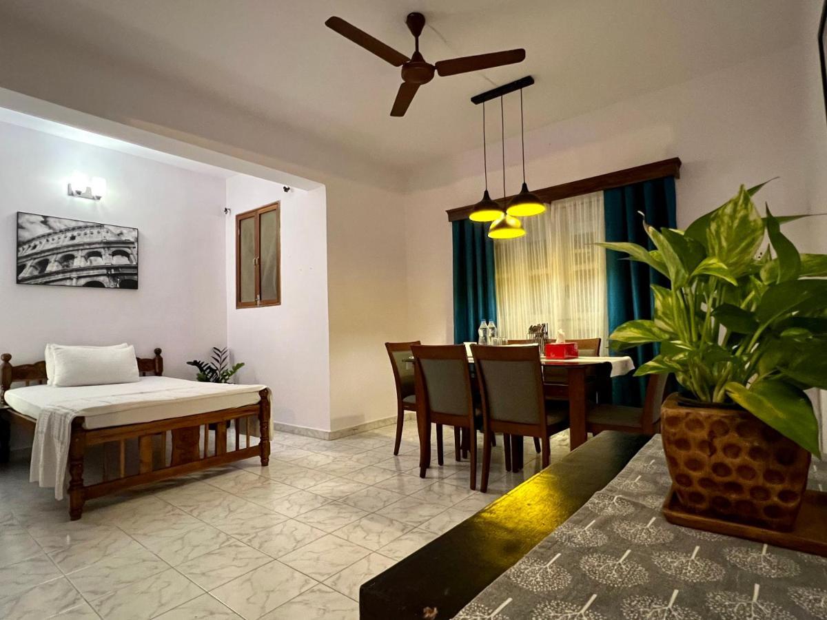 Villa By The Beach Goa Бенаулим Экстерьер фото